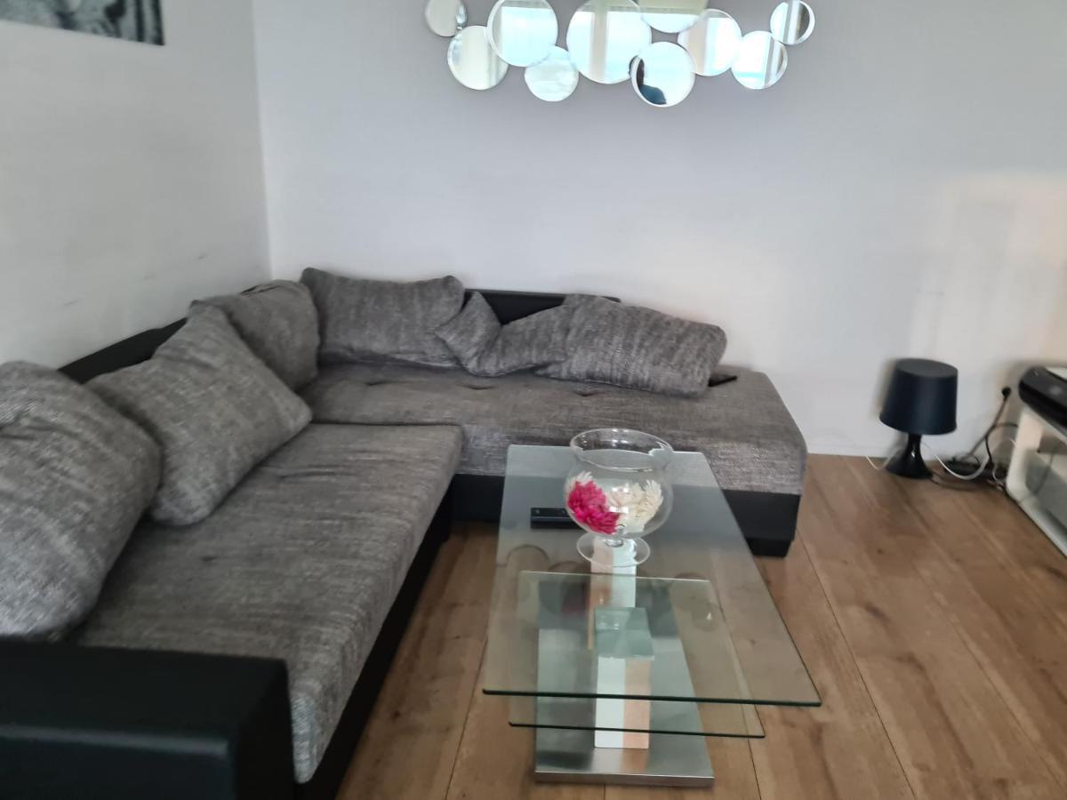 Sehr Schoene Drei Zimmer Deluex Wohnung In Sindelfingen Exteriör bild