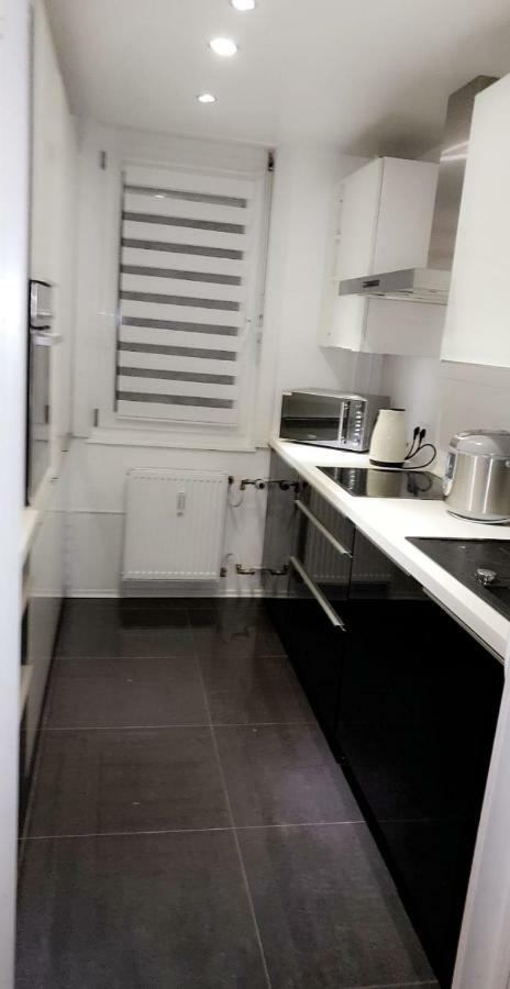 Sehr Schoene Drei Zimmer Deluex Wohnung In Sindelfingen Exteriör bild