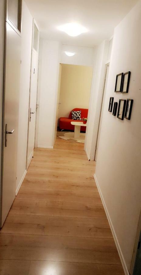 Sehr Schoene Drei Zimmer Deluex Wohnung In Sindelfingen Exteriör bild