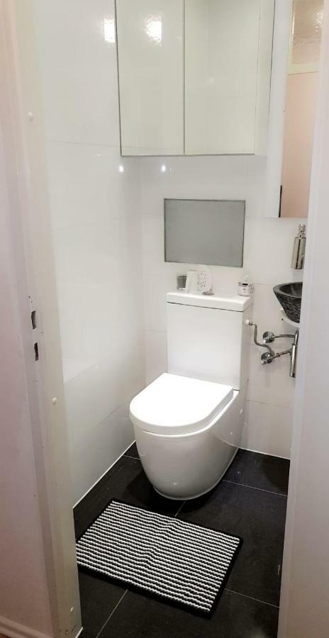 Sehr Schoene Drei Zimmer Deluex Wohnung In Sindelfingen Exteriör bild