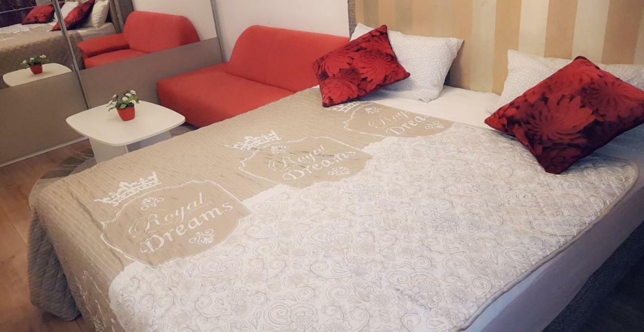 Sehr Schoene Drei Zimmer Deluex Wohnung In Sindelfingen Exteriör bild
