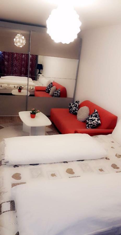 Sehr Schoene Drei Zimmer Deluex Wohnung In Sindelfingen Exteriör bild
